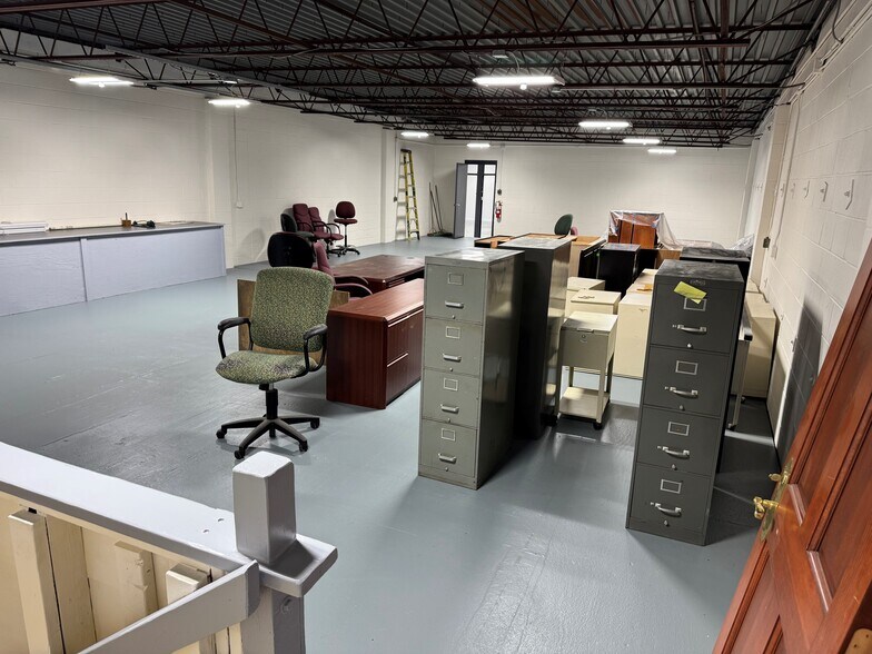 More Photos Of 179 Pennsylvania Ave, Malvern Warehouse For Lease