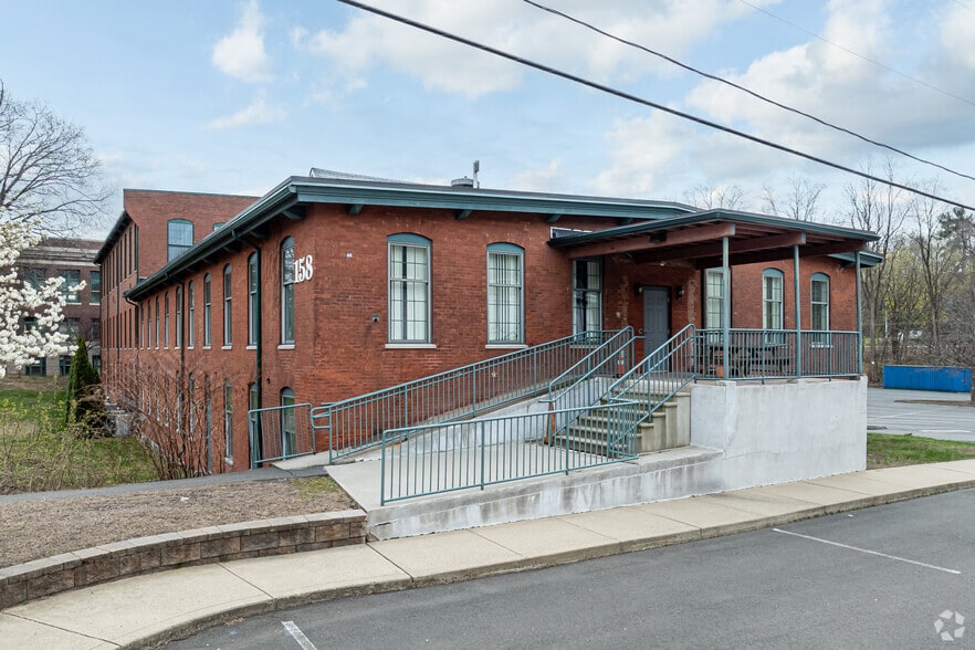 More Photos Of 158 Hartford Rd, Manchester Office Residential For Sale