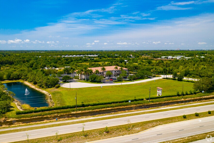 More Photos Of 12140 Carissa Commerce Ct, Fort Myers Office For Lease