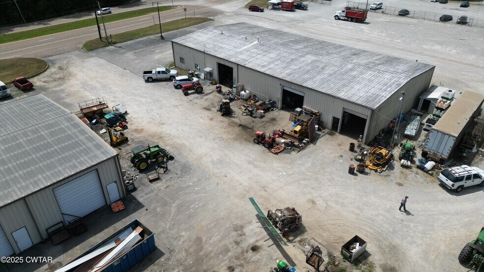 More Photos Of 875 Airways Blvd, Jackson Industrial For Sale