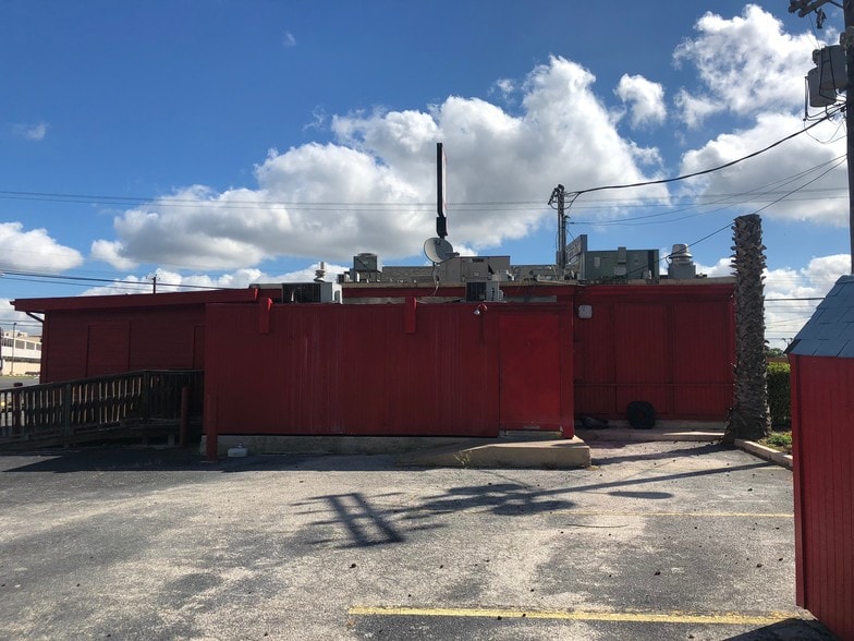 More Photos Of 4219 Fredericksburg Rd, San Antonio Storefront Retail Office For Sale