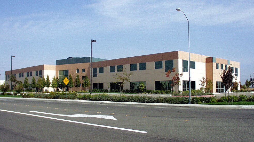 More Photos Of 2945 Ramco St, West Sacramento Office For Lease