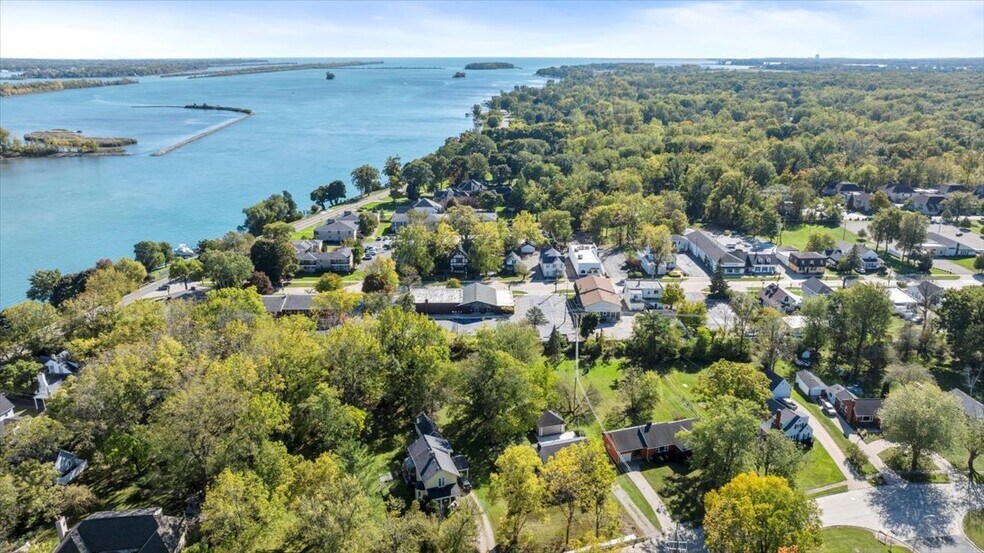 More Photos Of 7560 Macomb St, Grosse Ile Storefront Retail Office For Sale