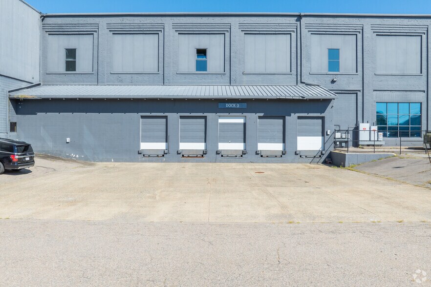 More Photos Of 65 Sprague St, Hyde Park Manufacturing For Lease
