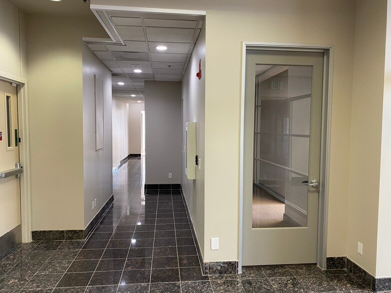 More Photos Of 1012 11th St, Modesto Office For Lease