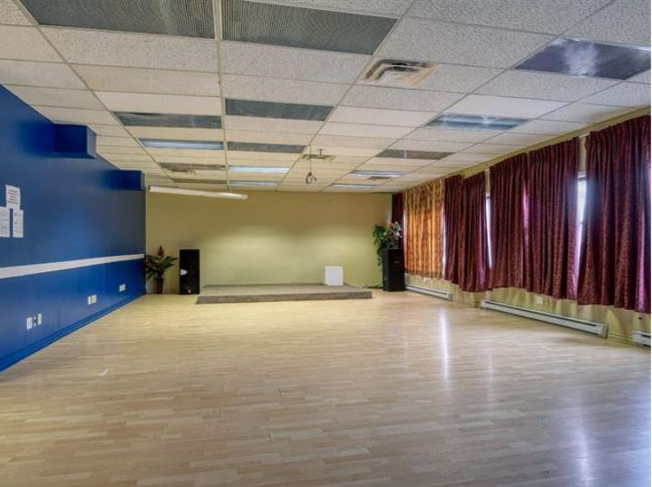 More Photos Of 6630 Av Papineau, Montréal Office For Sale