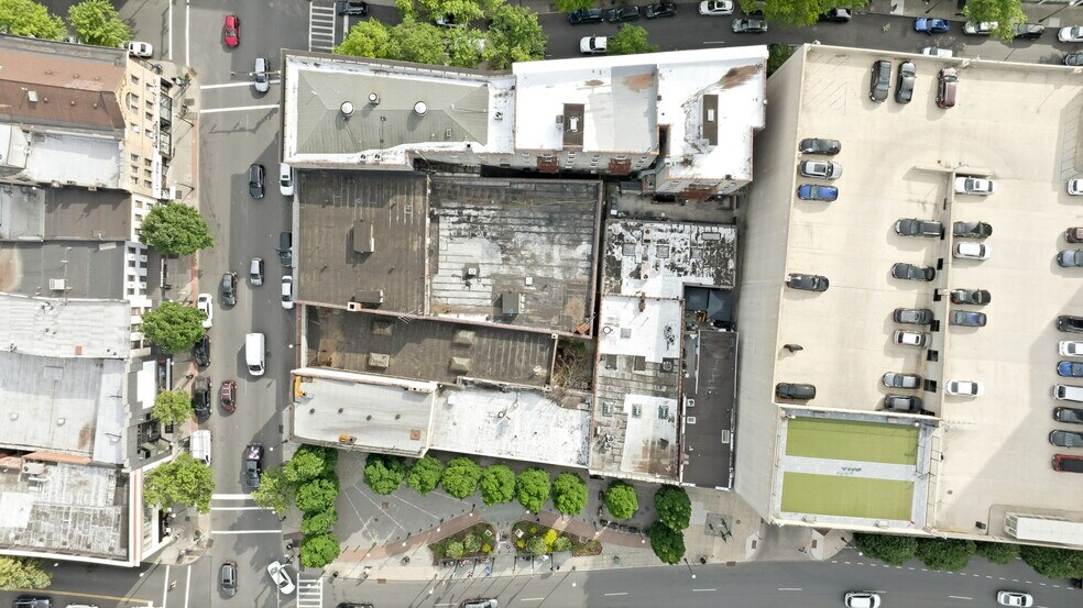 More Photos Of 16 Memorial Hwy, New Rochelle Storefront Retail Office For Sale