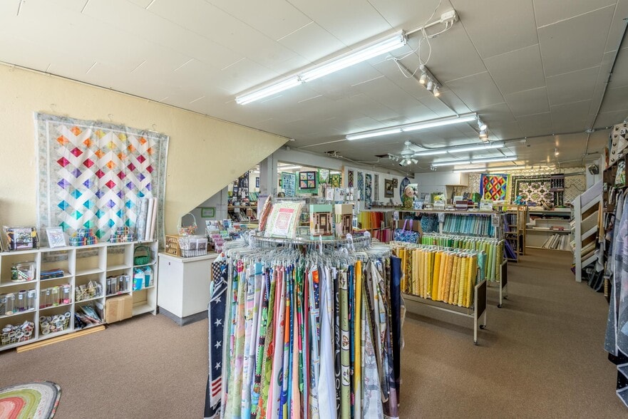 More Photos Of 21 E Pine, Pinedale General Retail For Sale
