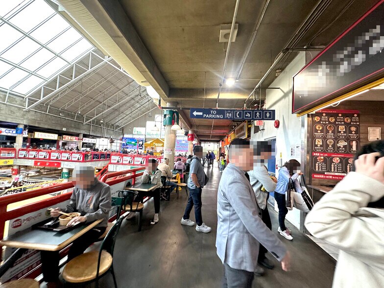 More Photos Of 8260 Westminster Hwy, Richmond Storefront For Lease