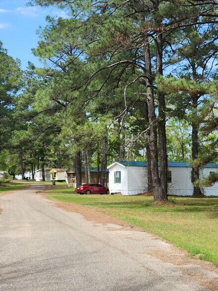 More Photos Of 4915 US Highway 80, Selma Manufactured Housing Mobile Home Park For Sale