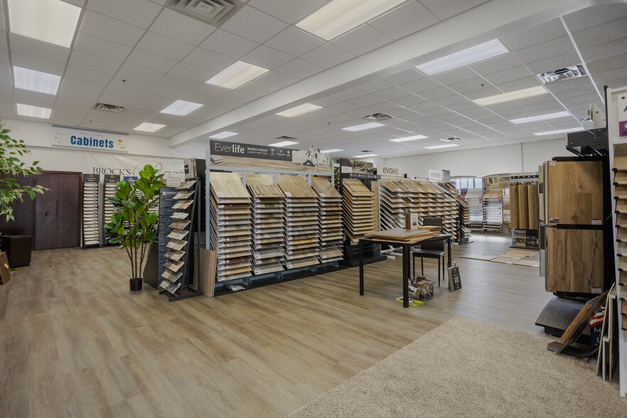 More Photos Of 2401 Highway 13 W, Burnsville Warehouse For Sale