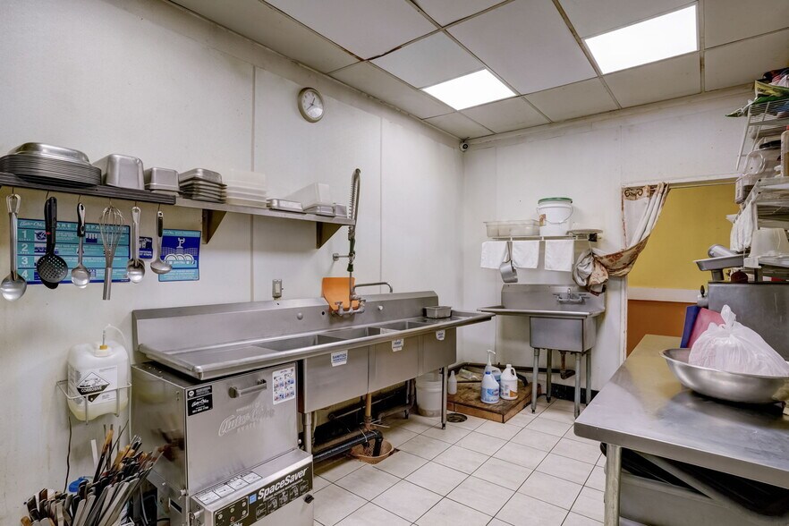 More Photos Of 733 N Mountain Ave, Upland Restaurant For Lease