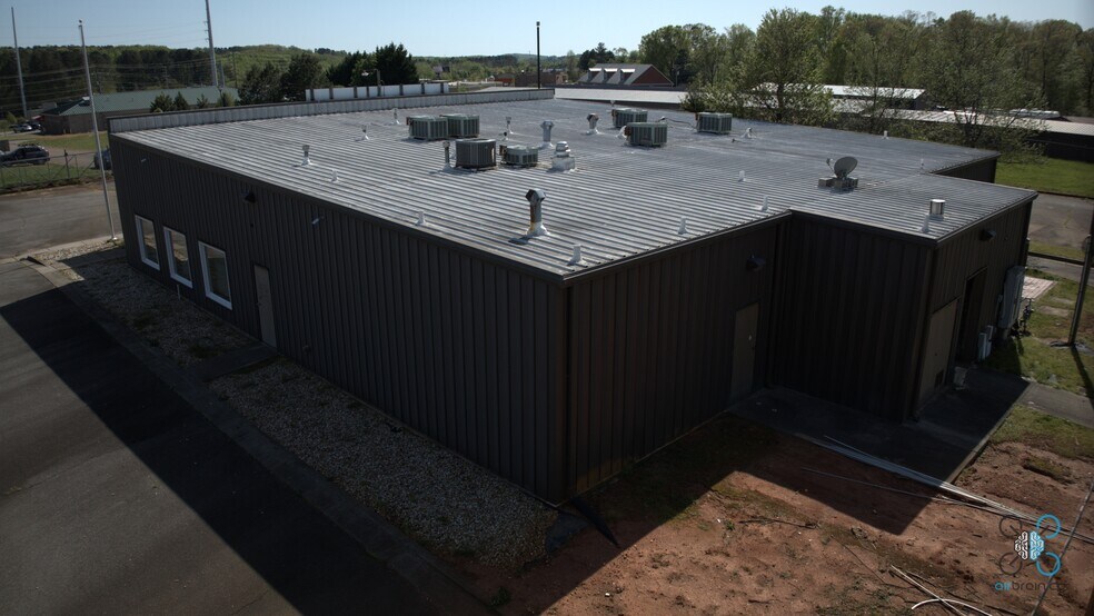 More Photos Of 3455 Keith Bridge Rd, Cumming Freestanding For Sale