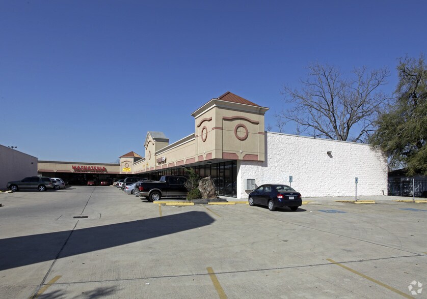 More Photos Of 239 W Tidwell Rd, Houston Unknown For Lease