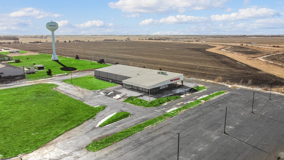 More Photos Of 101 Watters Dr, Dwight Auto Dealership For Sale