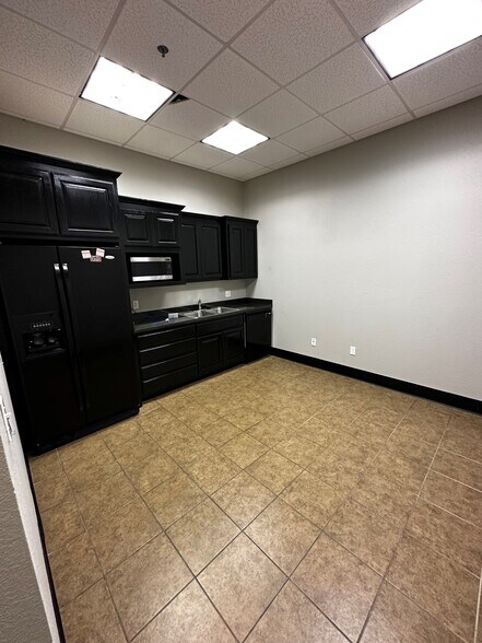 More Photos Of 2905 SE Walton Blvd, Bentonville Unknown For Lease