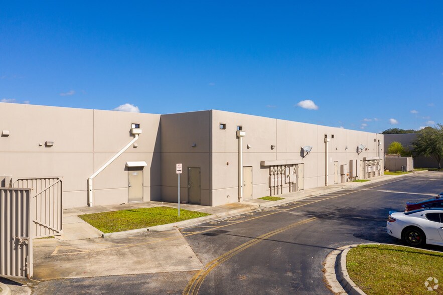 More Photos Of 1900 W SR 426, Oviedo Unknown For Lease