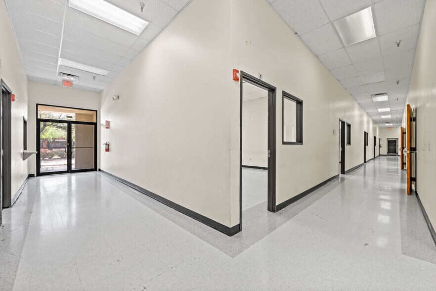 More Photos Of 1111 Digital Dr, Richardson Showroom For Sale