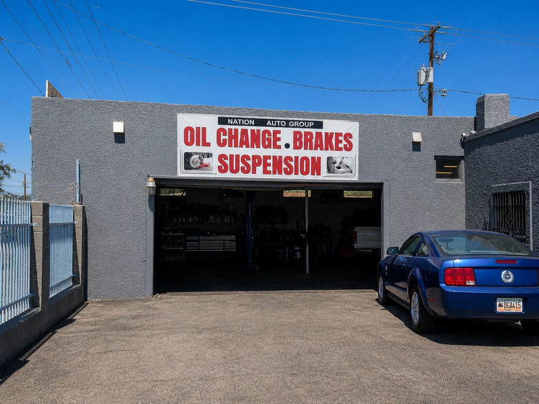 More Photos Of 906 E Broadway Rd, Phoenix Warehouse For Sale