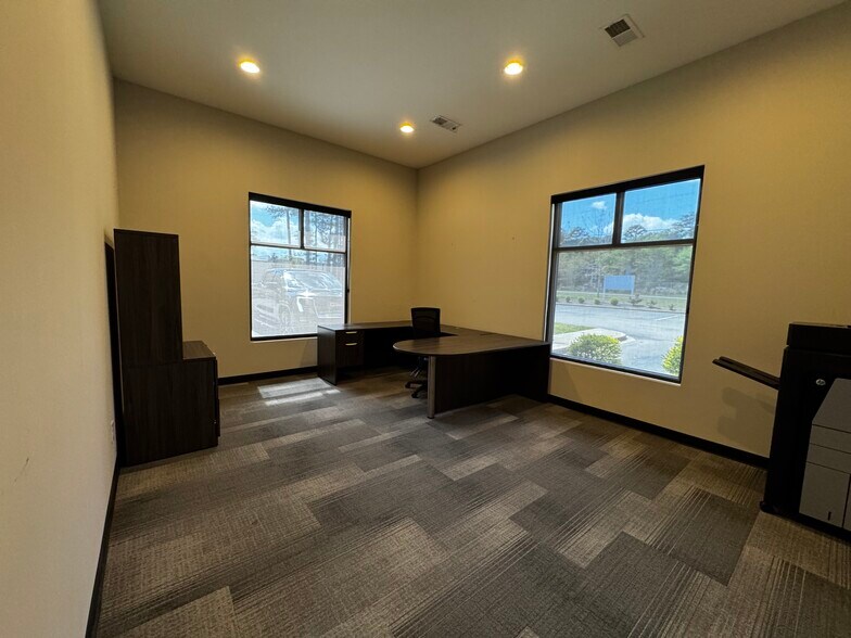 More Photos Of 100 Corporate Blvd, West Columbia Office For Lease