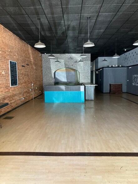 More Photos Of 129-131 N Hill St, Griffin Storefront Retail Office For Lease
