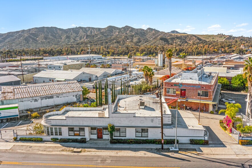 More Photos Of 5223-5245 W San Fernando Rd, Los Angeles Showroom For Lease