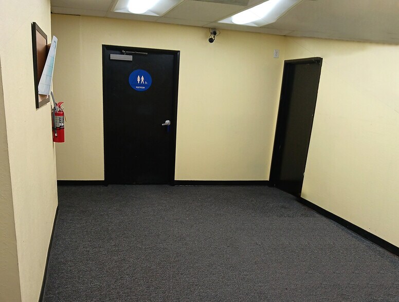 More Photos Of 1721 S Flower St, Los Angeles Storefront Retail Office For Lease