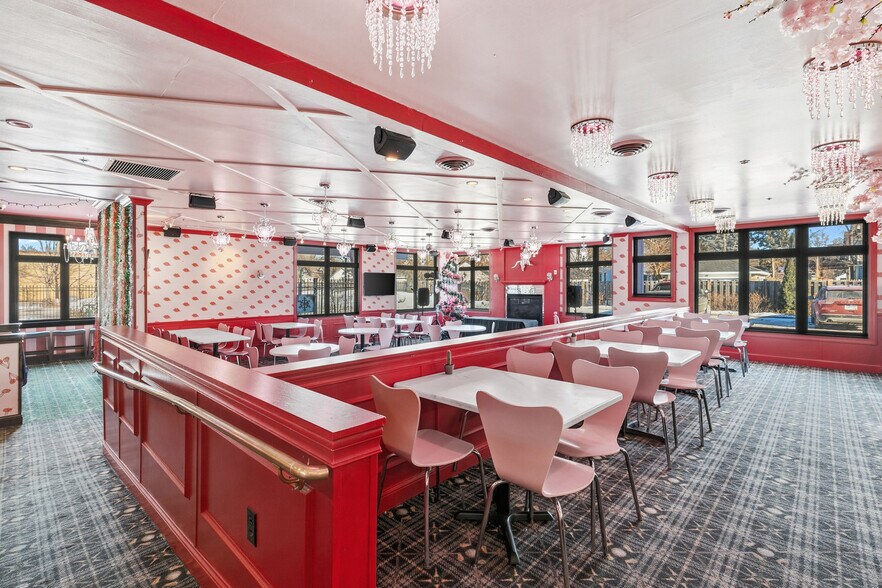 More Photos Of 2501 & 2519 Marshall St NE, Minneapolis Restaurant For Sale