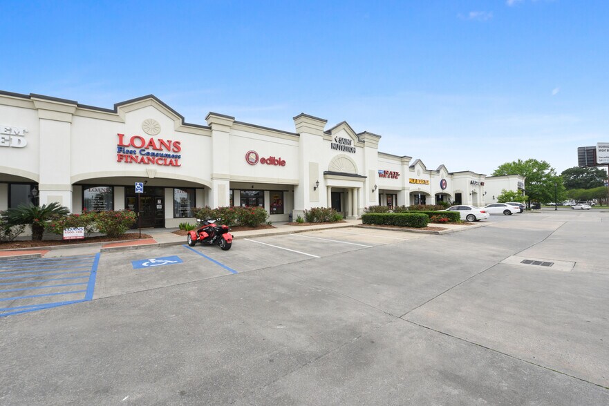 More Photos Of 2800 W Pinhook Rd, Lafayette Unknown For Lease