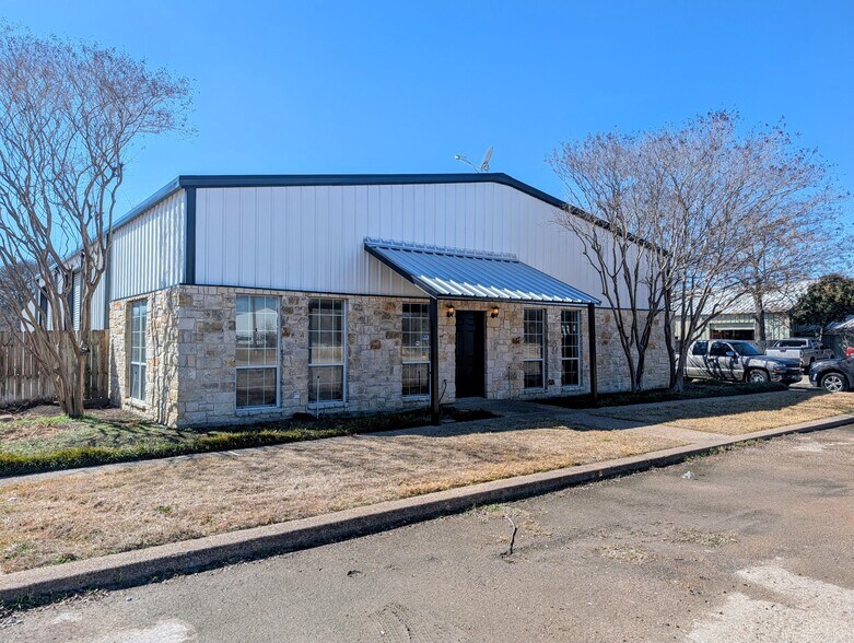 Primary Photo Of 365 Val Verde Rd, McGregor Office For Sale