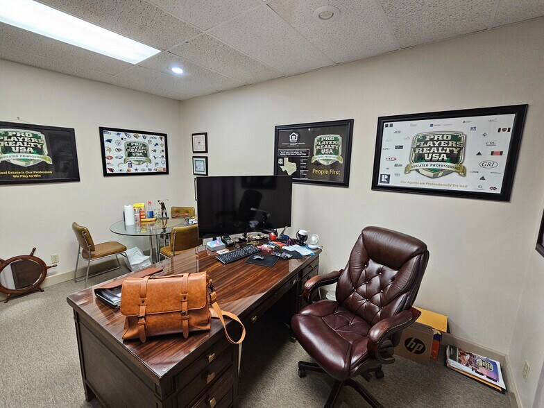 More Photos Of 2732 Capital NE, Tallahassee Medical For Sale