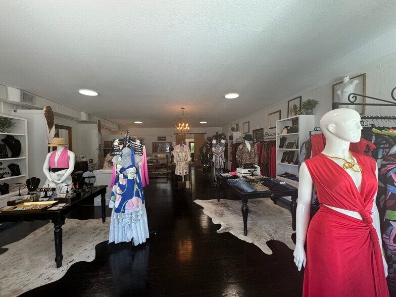 More Photos Of 4217-4219 W Bay To Bay Blvd, Tampa Freestanding For Sale