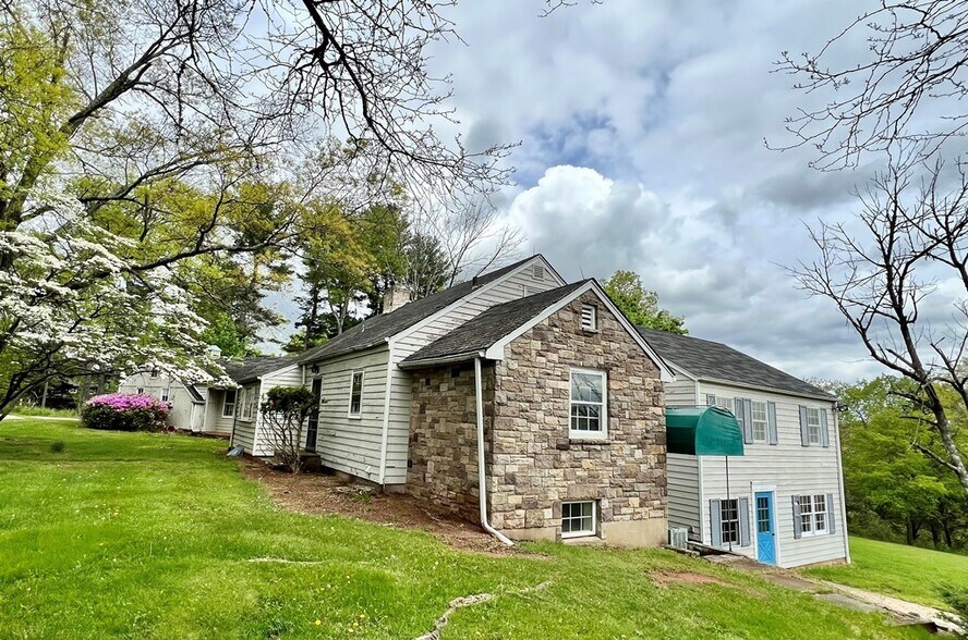 More Photos Of 1132 State Route 31, Lebanon Office Residential For Sale