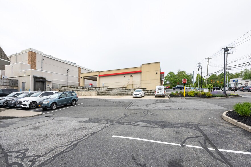 More Photos Of 8225 Jericho Tpke, Woodbury Bank For Sale