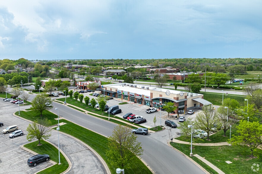 More Photos Of 15225-15257 W 135th St, Olathe General Retail For Sale