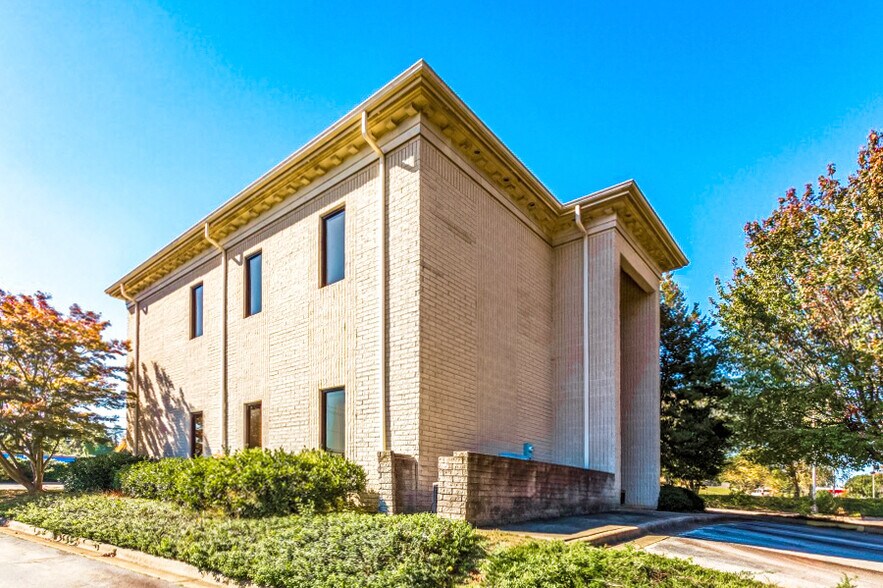 More Photos Of 202 Turner Dr, Reidsville Freestanding For Sale