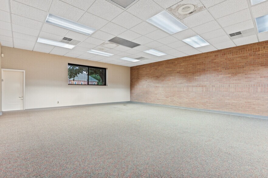 More Photos Of 915 Judson Rd, Longview Office Residential For Lease