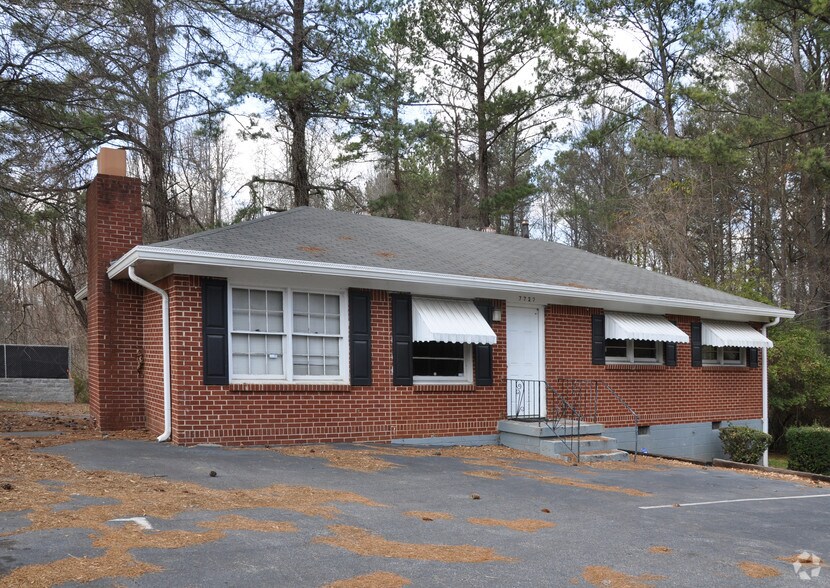 Primary Photo Of 7727 Jonesboro Rd, Jonesboro Medical For Sale