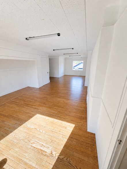 More Photos Of 4058 State St, Saginaw Office For Sale