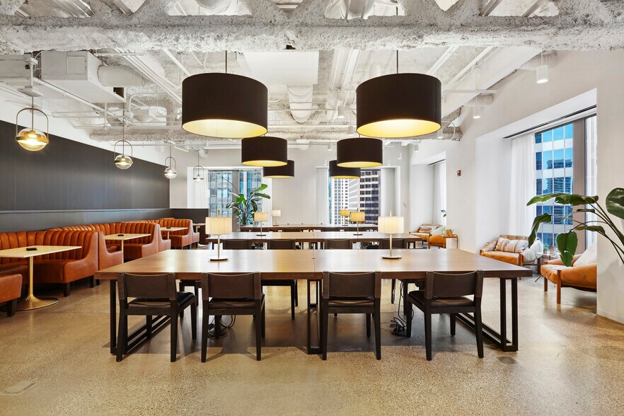 More Photos Of 227 W Monroe St, Chicago Office For Lease