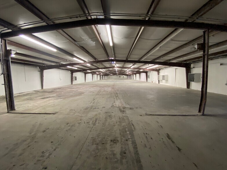 More Photos Of 103 Industrial Park Dr, Perry Warehouse For Lease