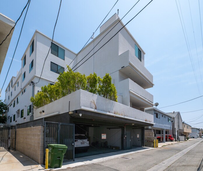 More Photos Of 3667 Mentone Ave, Los Angeles Multifamily For Sale