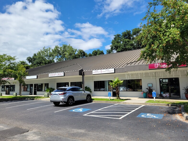 Primary Photo Of 1541 Fording Island Rd, Hilton Head Storefront For Lease