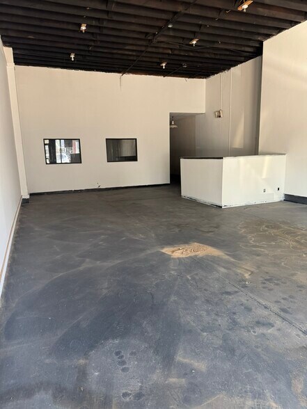 More Photos Of 124 E Broadway Ave, Enid Storefront Retail Office For Sale