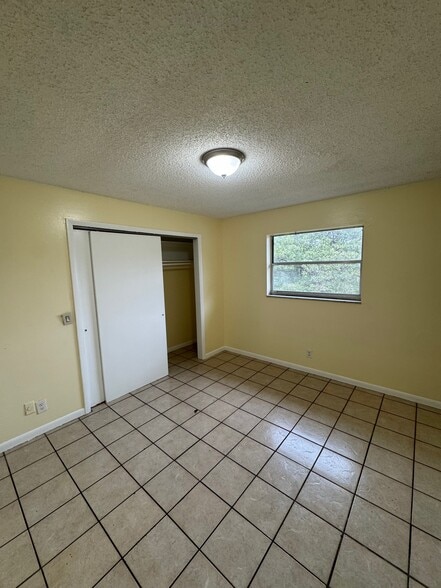 More Photos Of 927 S Pine St, Lake Worth Apartments For Sale