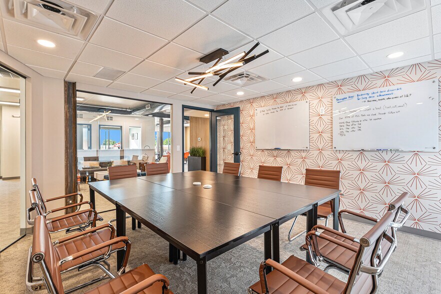 More Photos Of 4045 S Broadway, Englewood Coworking Space