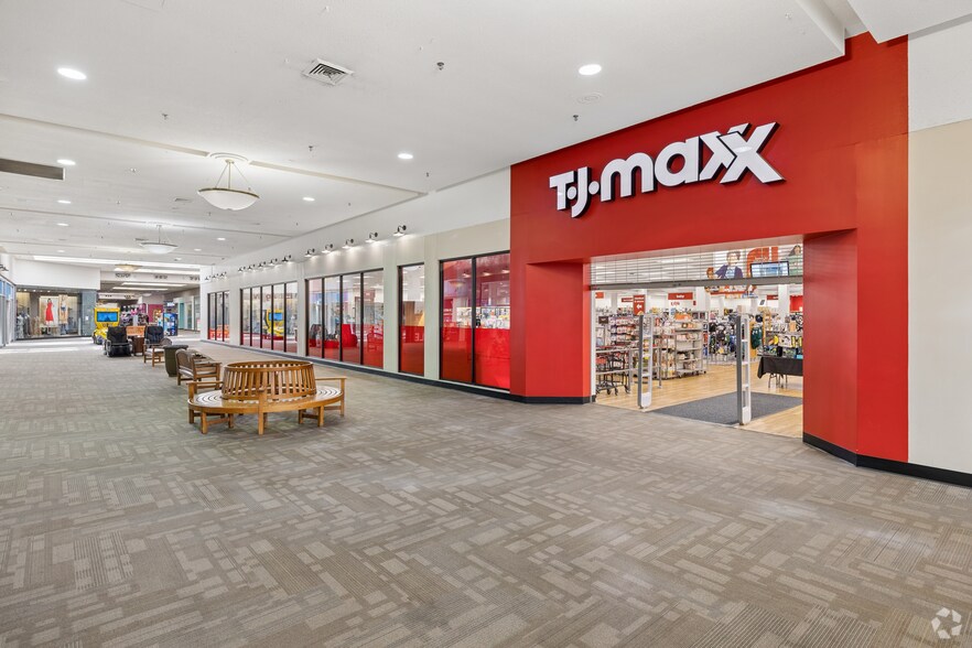More Photos Of 4600 S Medford Dr, Lufkin General Retail For Sale
