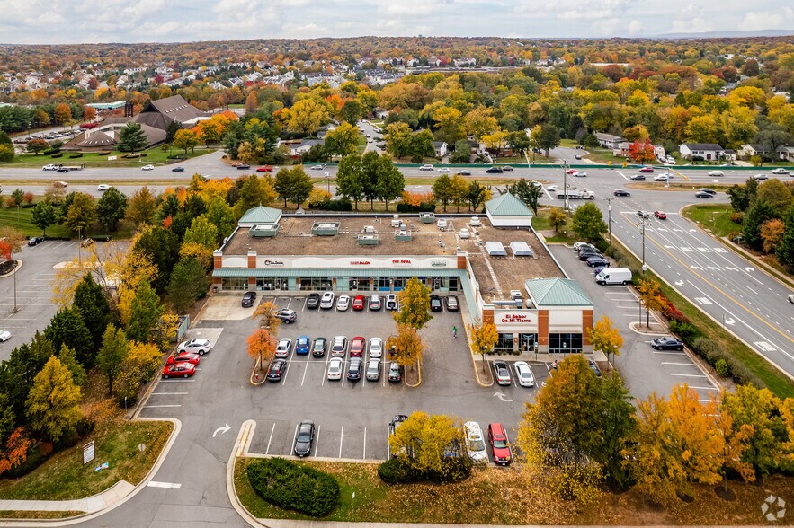 More Photos Of 46839 Maple Leaf Pl, Sterling Storefront For Lease