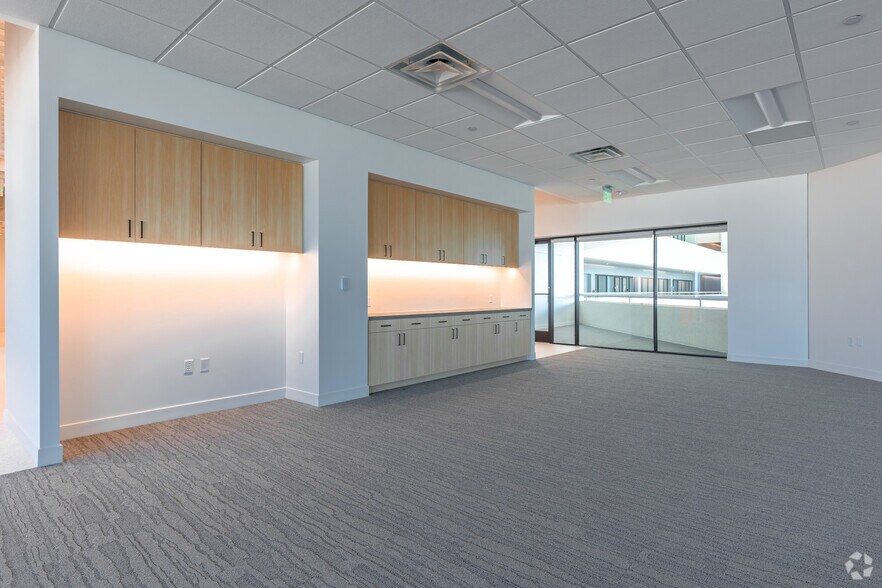 More Photos Of 1301 Young St, Dallas Office For Lease