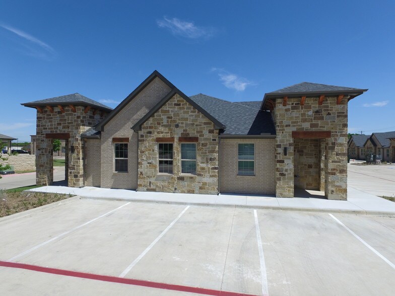 More Photos Of 2214 Emery St, Denton Medical For Sale